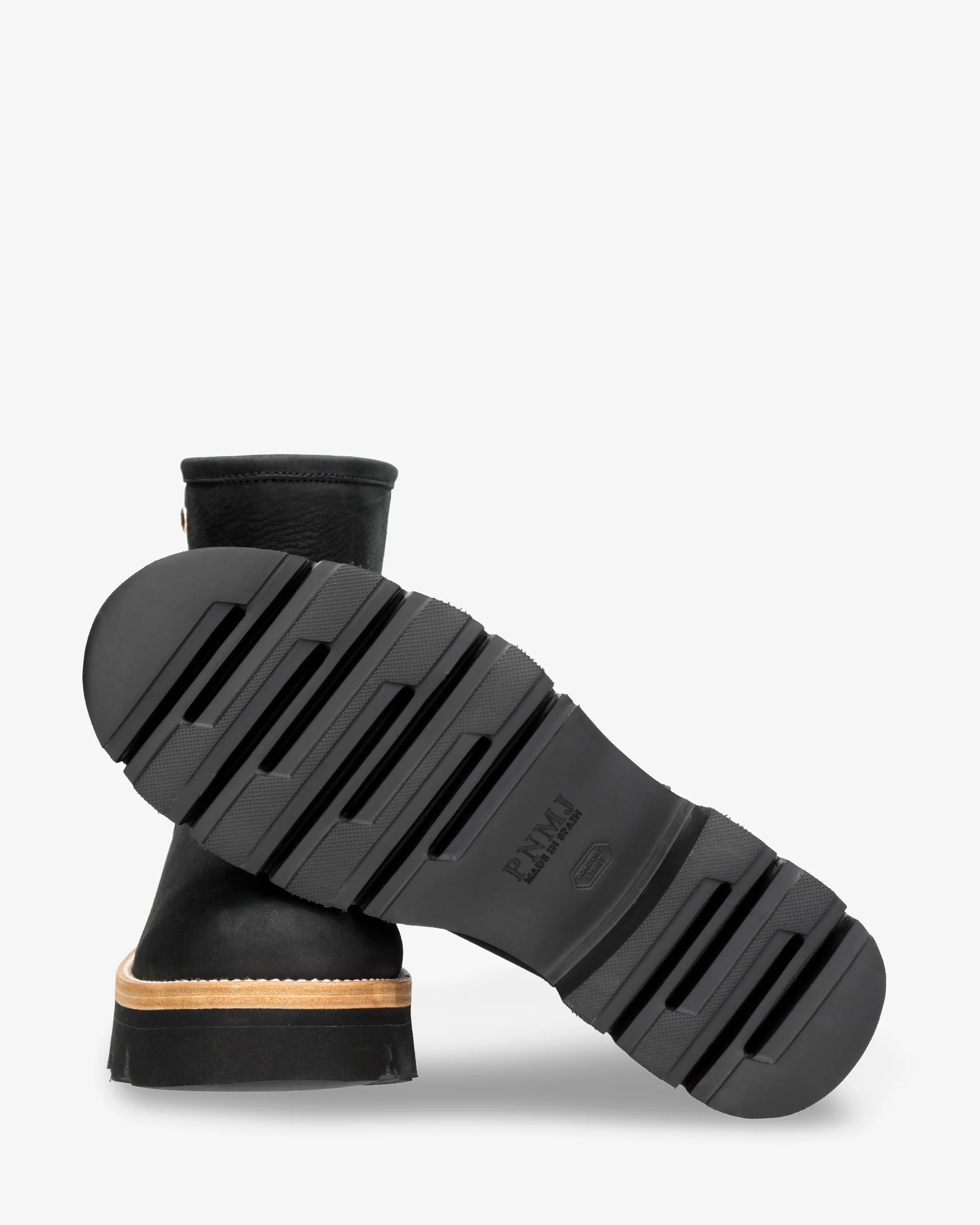 Laia B3 Nobuck Negro - Image 5